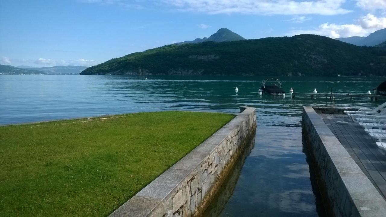Au Bord Du Lac D'Annecy, Logement Type Loft, Dans Residence Avec Plage Et Ponton Privee Duingt Exterior foto