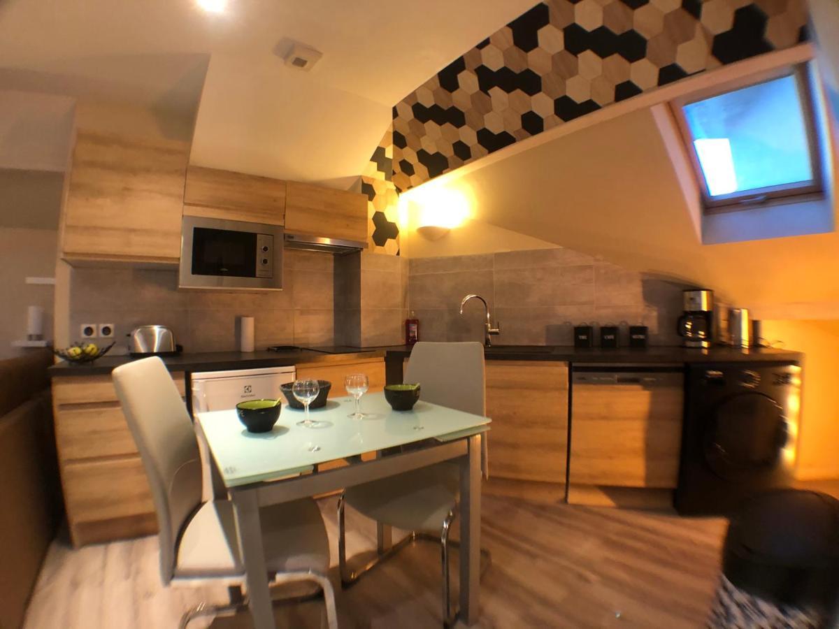 Au Bord Du Lac D'Annecy, Logement Type Loft, Dans Residence Avec Plage Et Ponton Privee Duingt Exterior foto