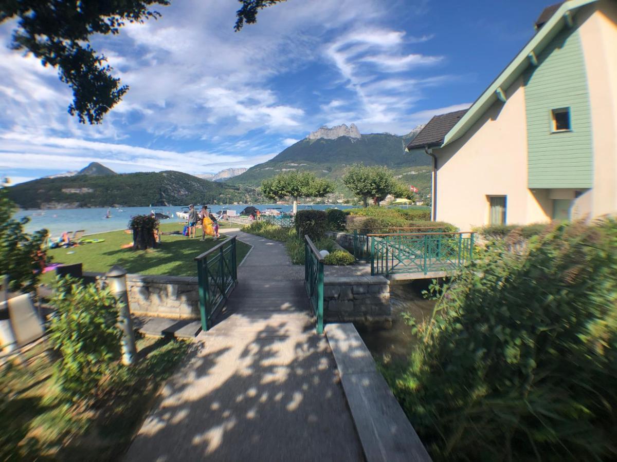 Au Bord Du Lac D'Annecy, Logement Type Loft, Dans Residence Avec Plage Et Ponton Privee Duingt Exterior foto