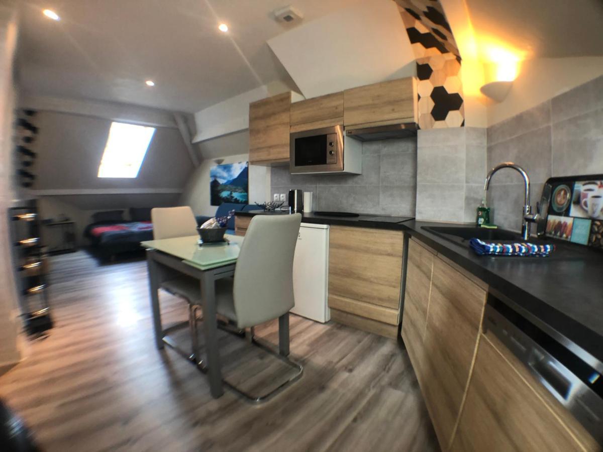Au Bord Du Lac D'Annecy, Logement Type Loft, Dans Residence Avec Plage Et Ponton Privee Duingt Exterior foto